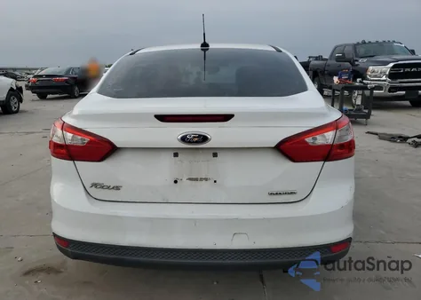 2014 Ford Focus S из США, поврежденный, VIN 1FADP3E2XEL406422